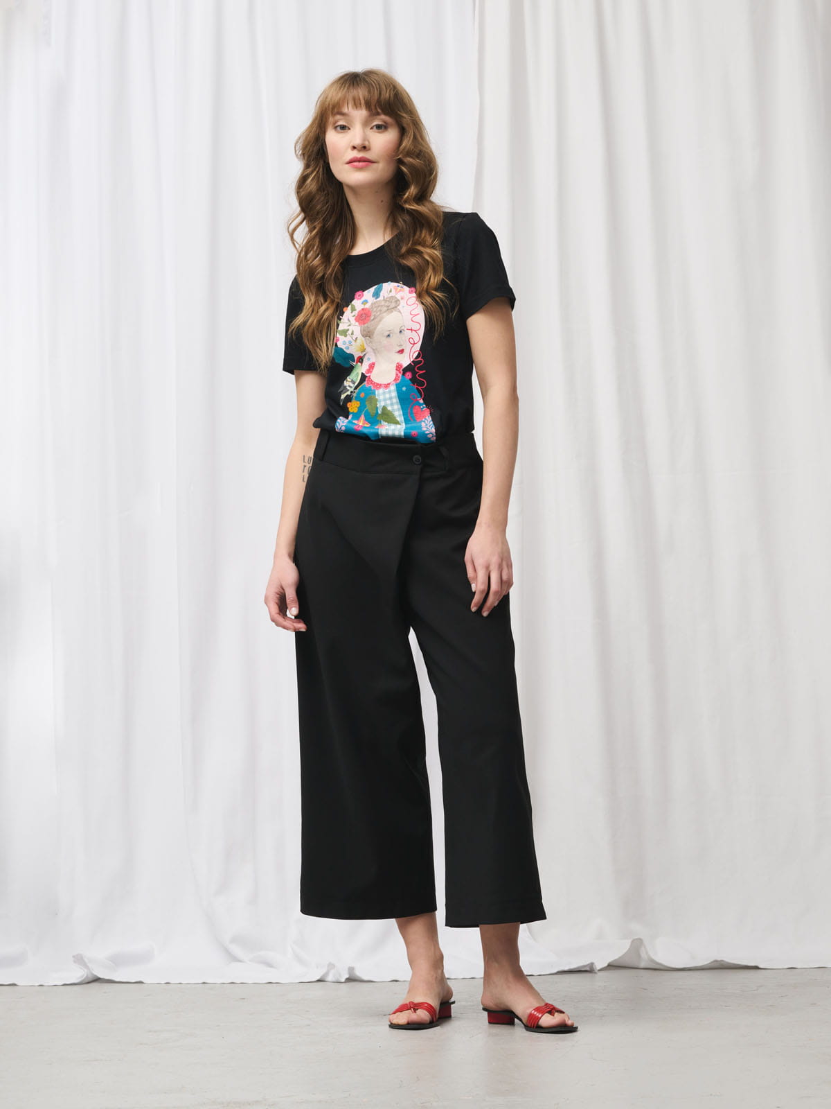 look_14_tshirt_fulllook.jpg